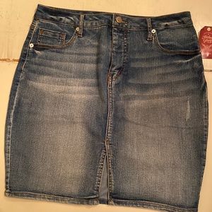 NEW Faded Glory Jean Skirt, size 12.